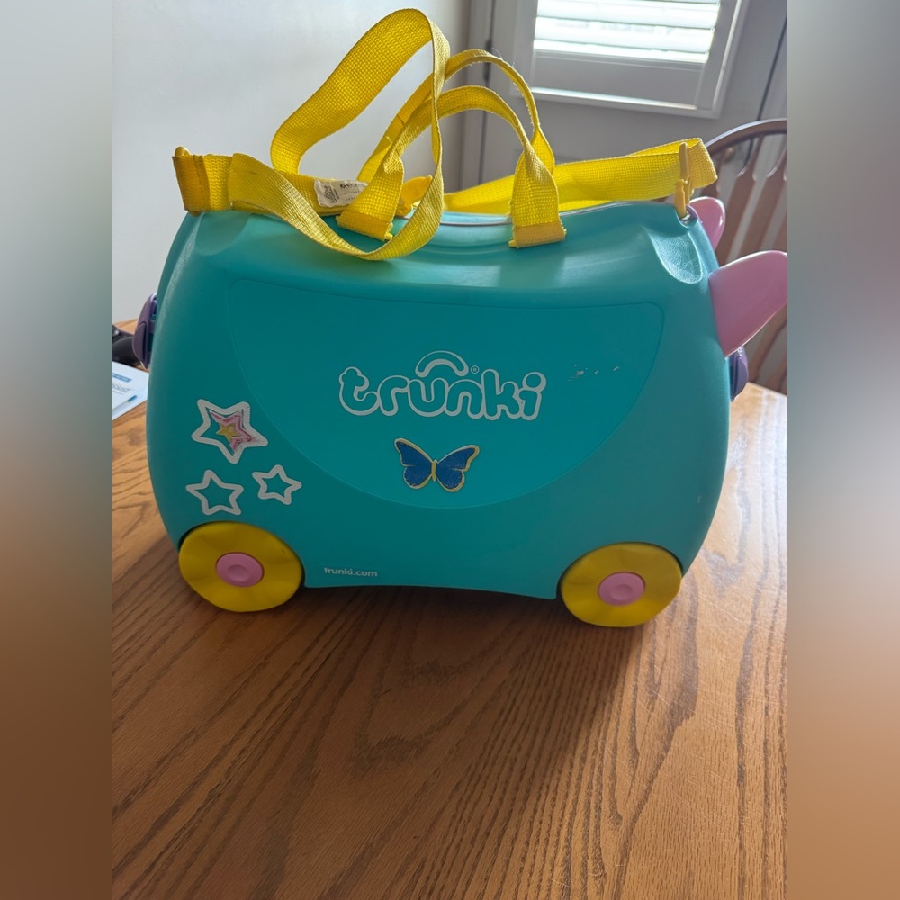 Kids Ride-On Suitcase - Teal with Yellow Straps